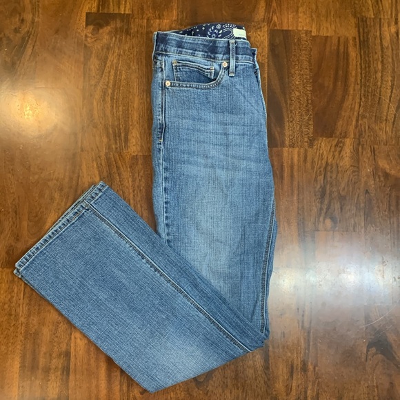 FINAL! Medium Wash Bootcut Levi’s Jeans Size 10 - Picture 2 of 4
